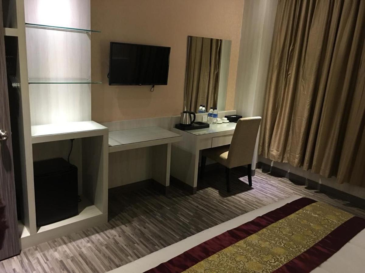 Grand Sydney Hotel Batam Экстерьер фото