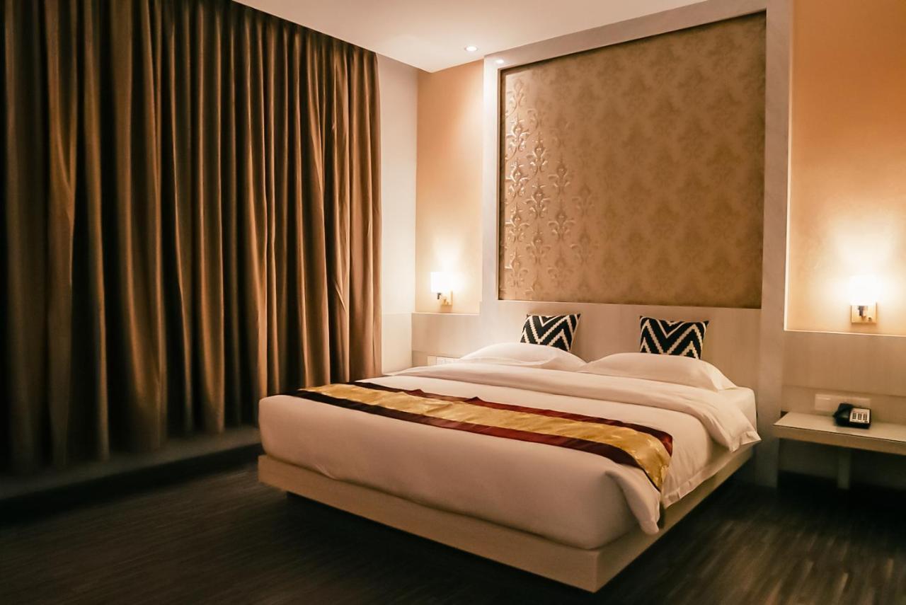 Grand Sydney Hotel Batam Экстерьер фото