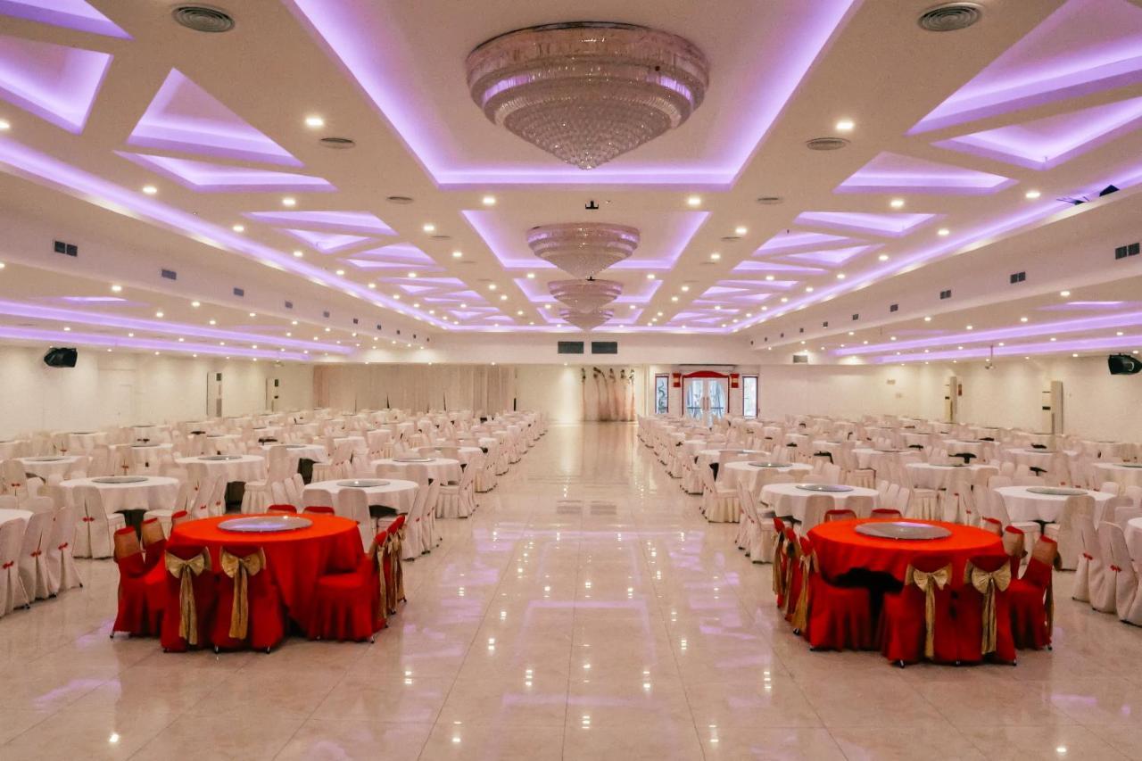 Grand Sydney Hotel Batam Экстерьер фото