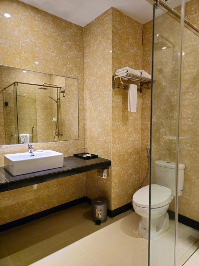 Grand Sydney Hotel Batam Экстерьер фото