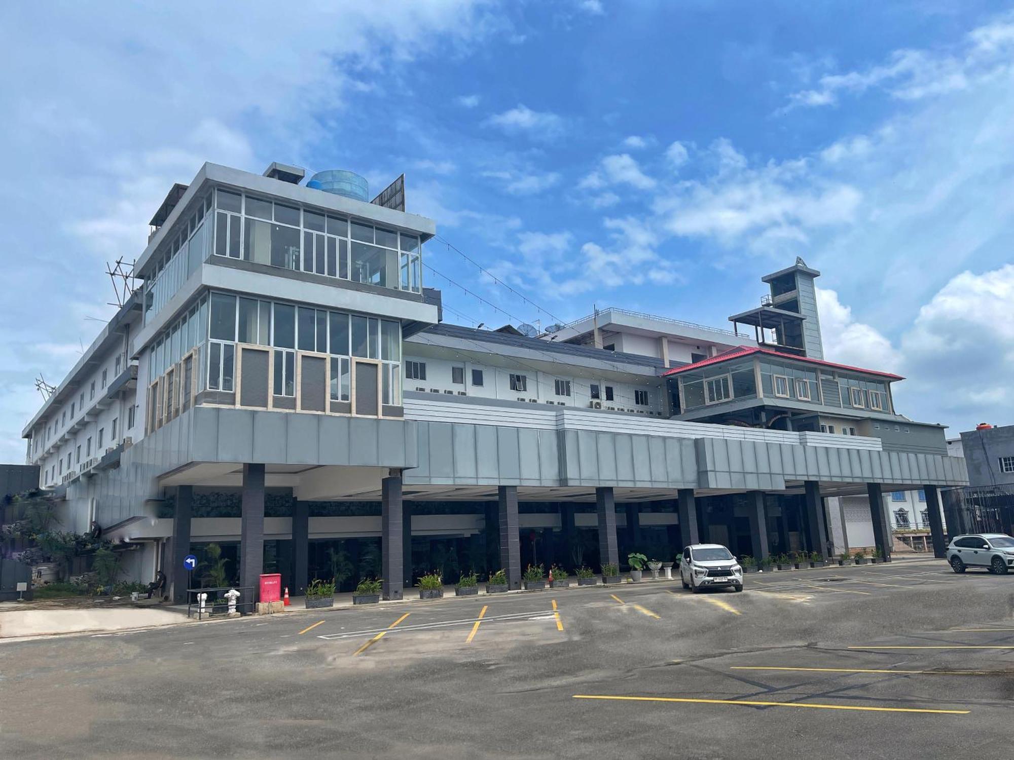 Grand Sydney Hotel Batam Экстерьер фото