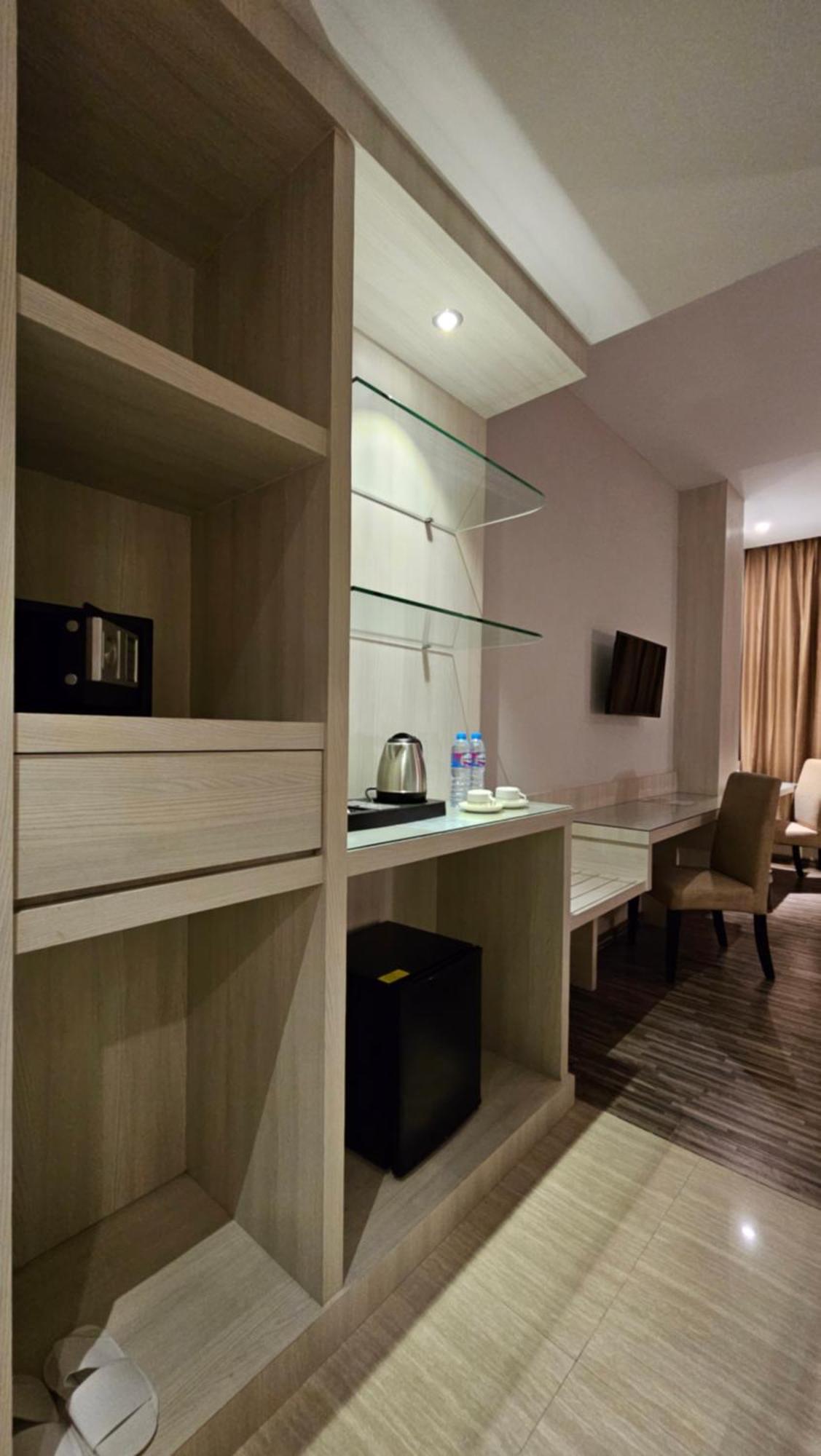 Grand Sydney Hotel Batam Экстерьер фото